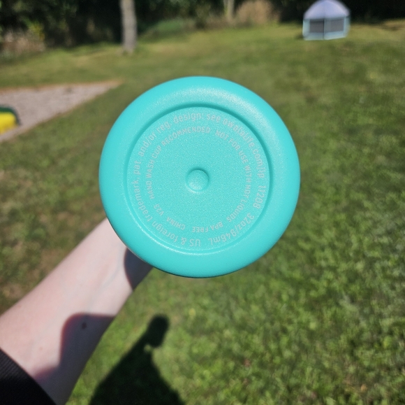 Owala 32 Oz Freesip Neon Basil - Picture 6 of 10